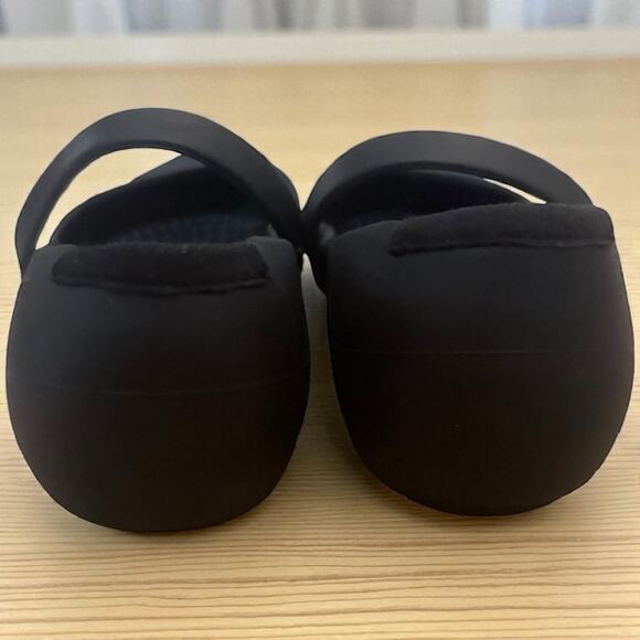 Crocs Alice Work Mary Jane Flat Black Size 5 EUC - Picture 2 of 6